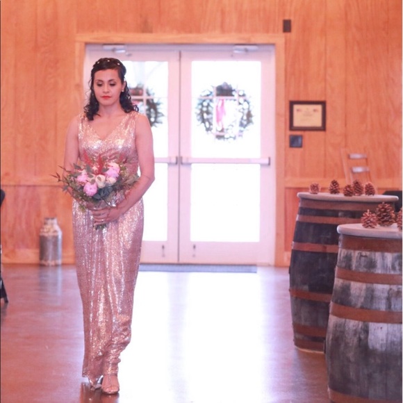 Kate Kasin Dresses & Skirts - Rose gold sequins dress